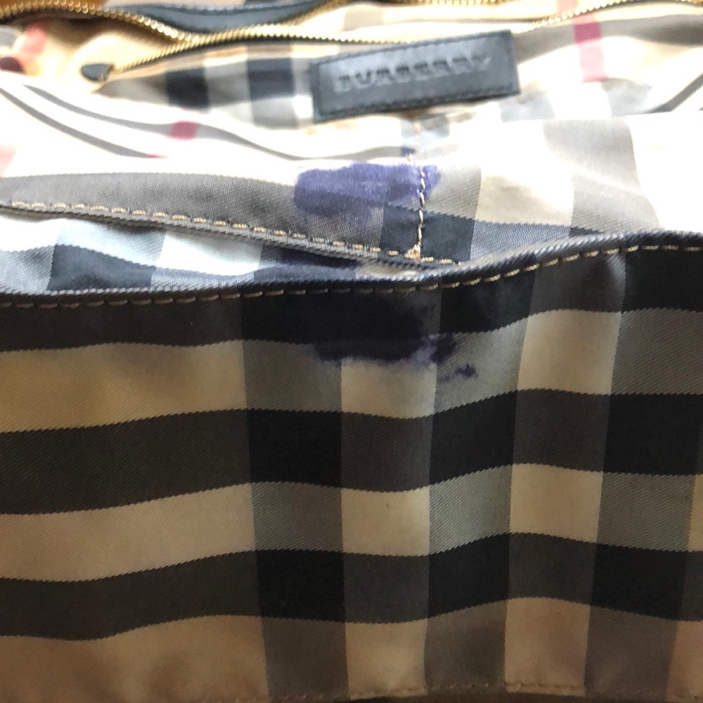 Burberry Black Nylon Diaper Bag with leather trim - Picture 7 of 9